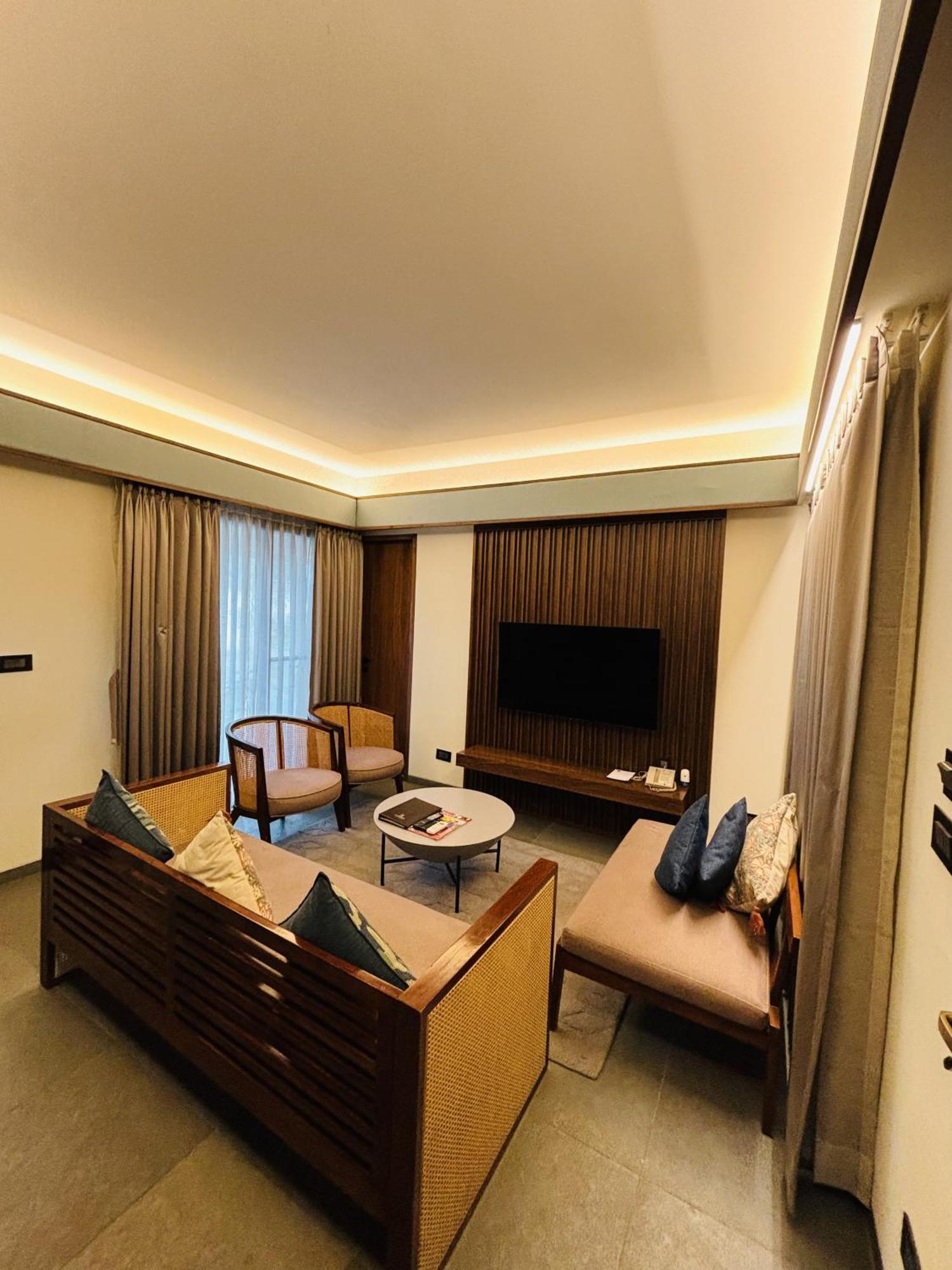 The Golkonda Resort And Spa ハイデラバード エクステリア 写真